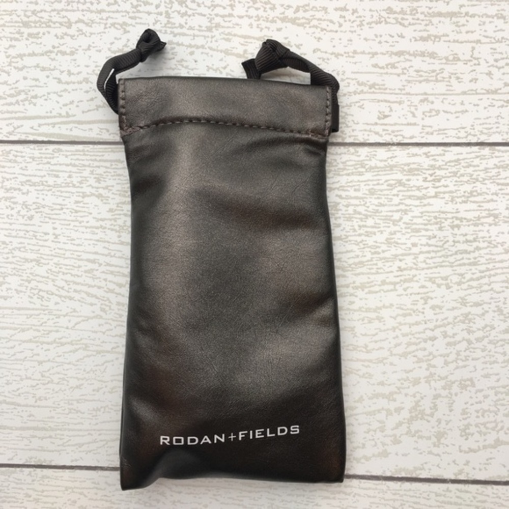 Rodan + Fields Tassel Key Chain - Picture 2 of 3